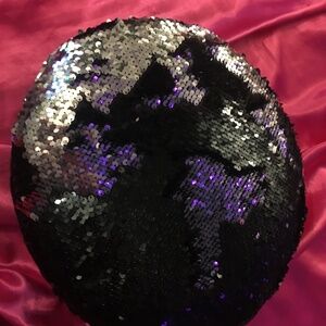 Sequin Black/Silver pillow